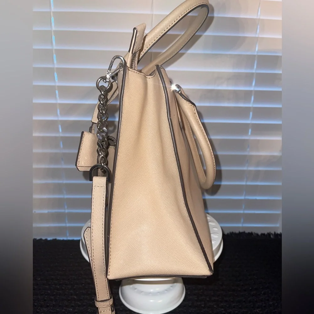 Michael Kors BRIDGETTE LEATHER‎ CROSSBODY BAG - Picture 3 of 16